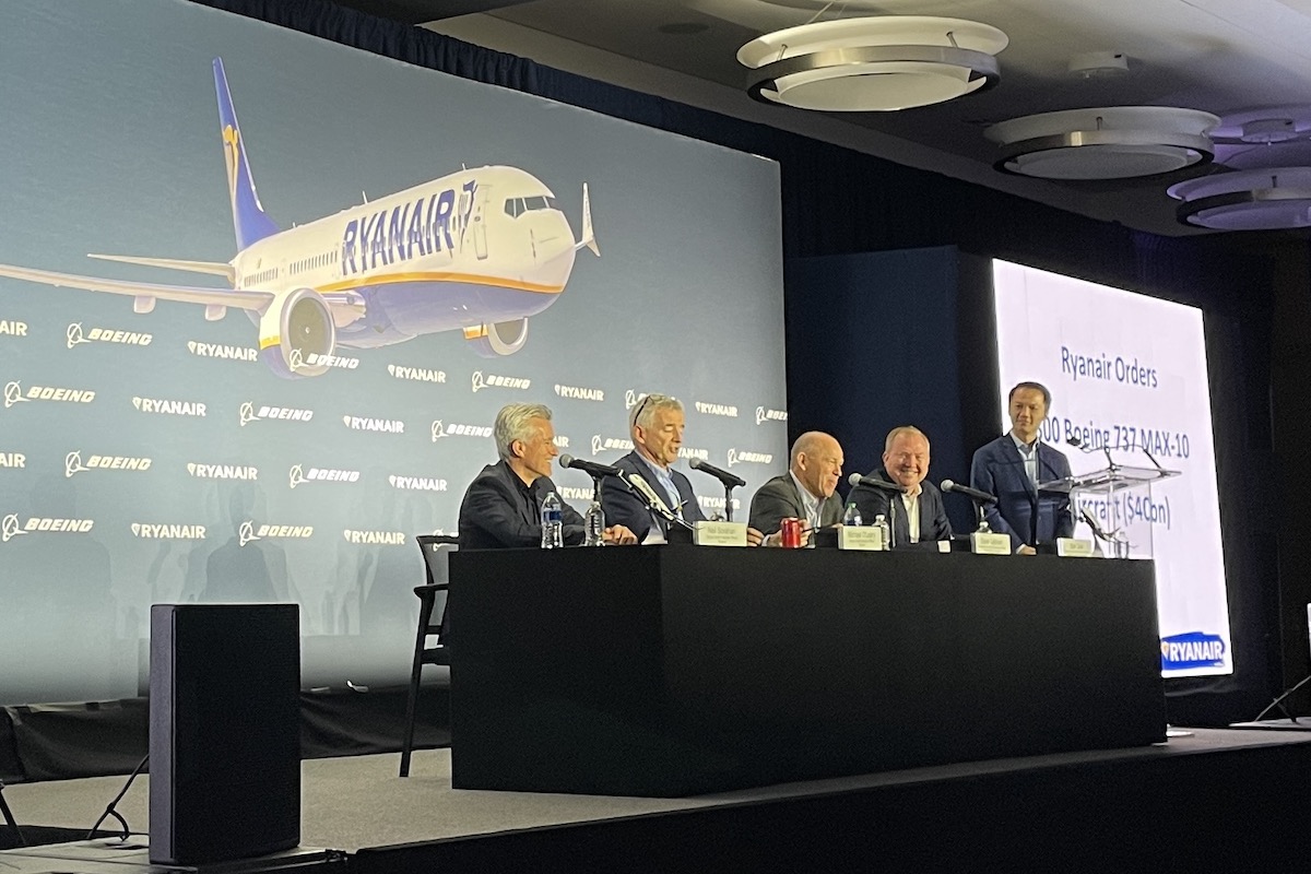 Ryanair announced an order for 300 Boeing 737 Maxes Tuesday