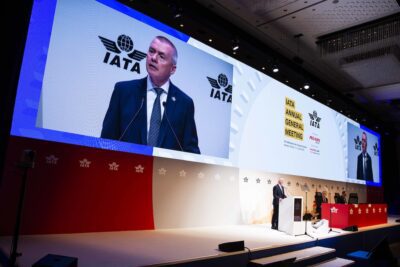 IATA Director General Willie Walsh speaking at the organization's annual meeting in Istanbul.